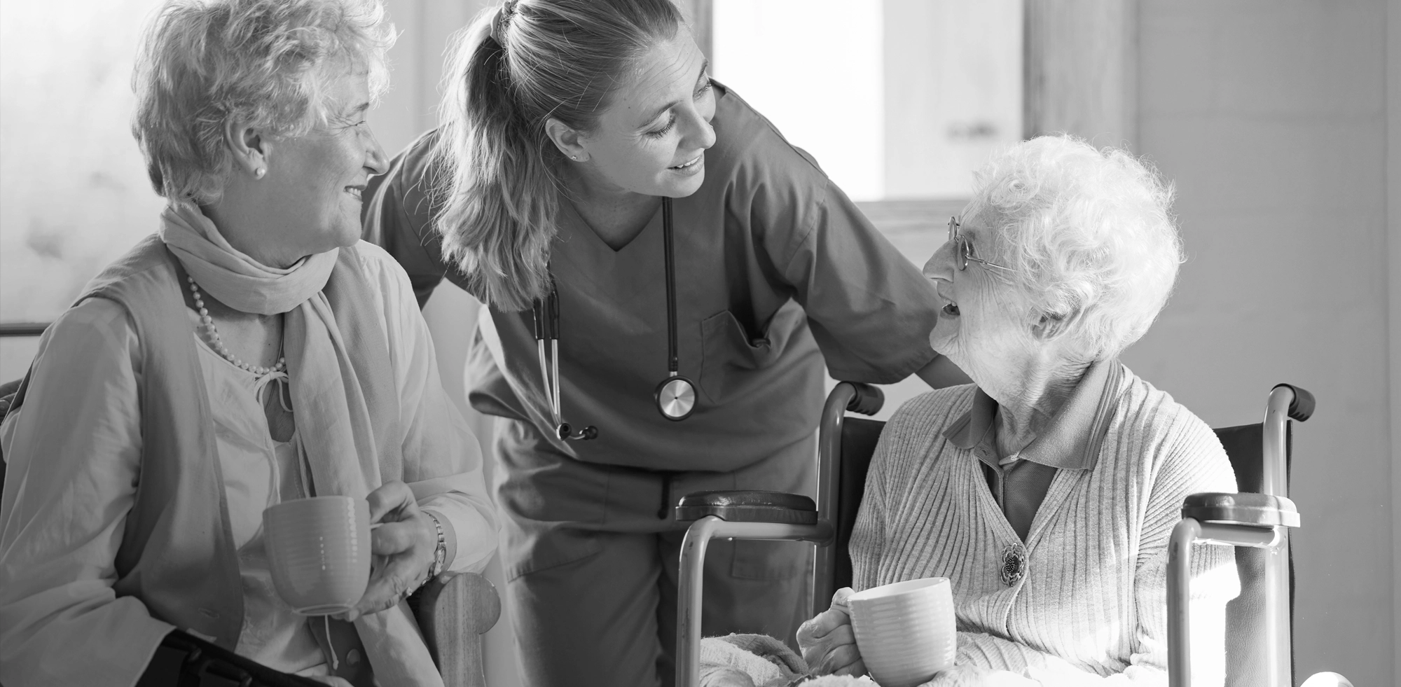 SOSU-assistent taler med borgerne