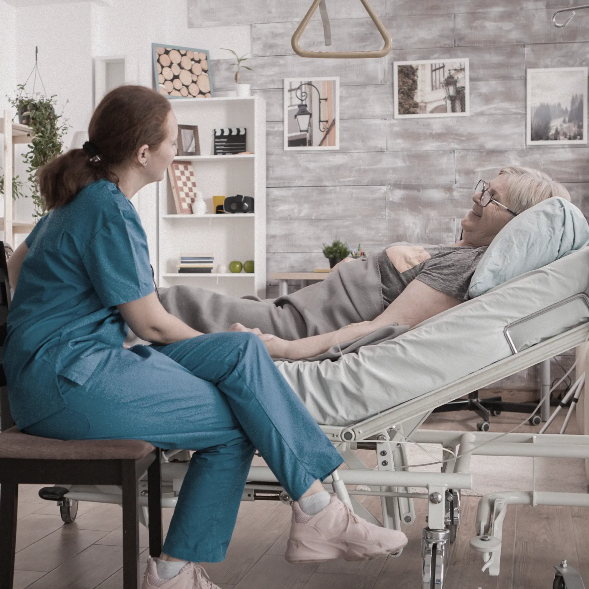 Hjemmehjælper i ældreplejen